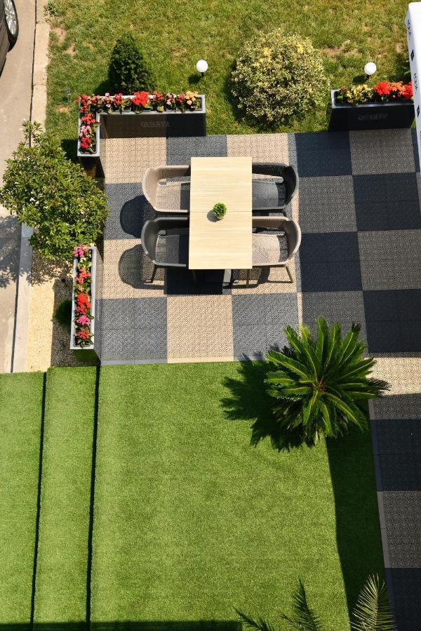 Quartz Boutique Hotel Mamaia Exterior foto